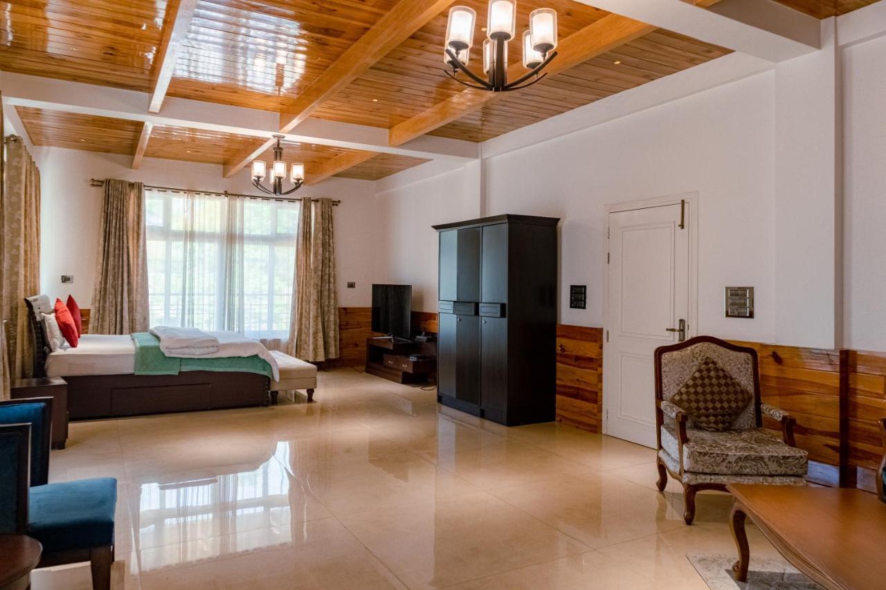 Ivory Bliss, The Boutique Homestay シロン エクステリア 写真